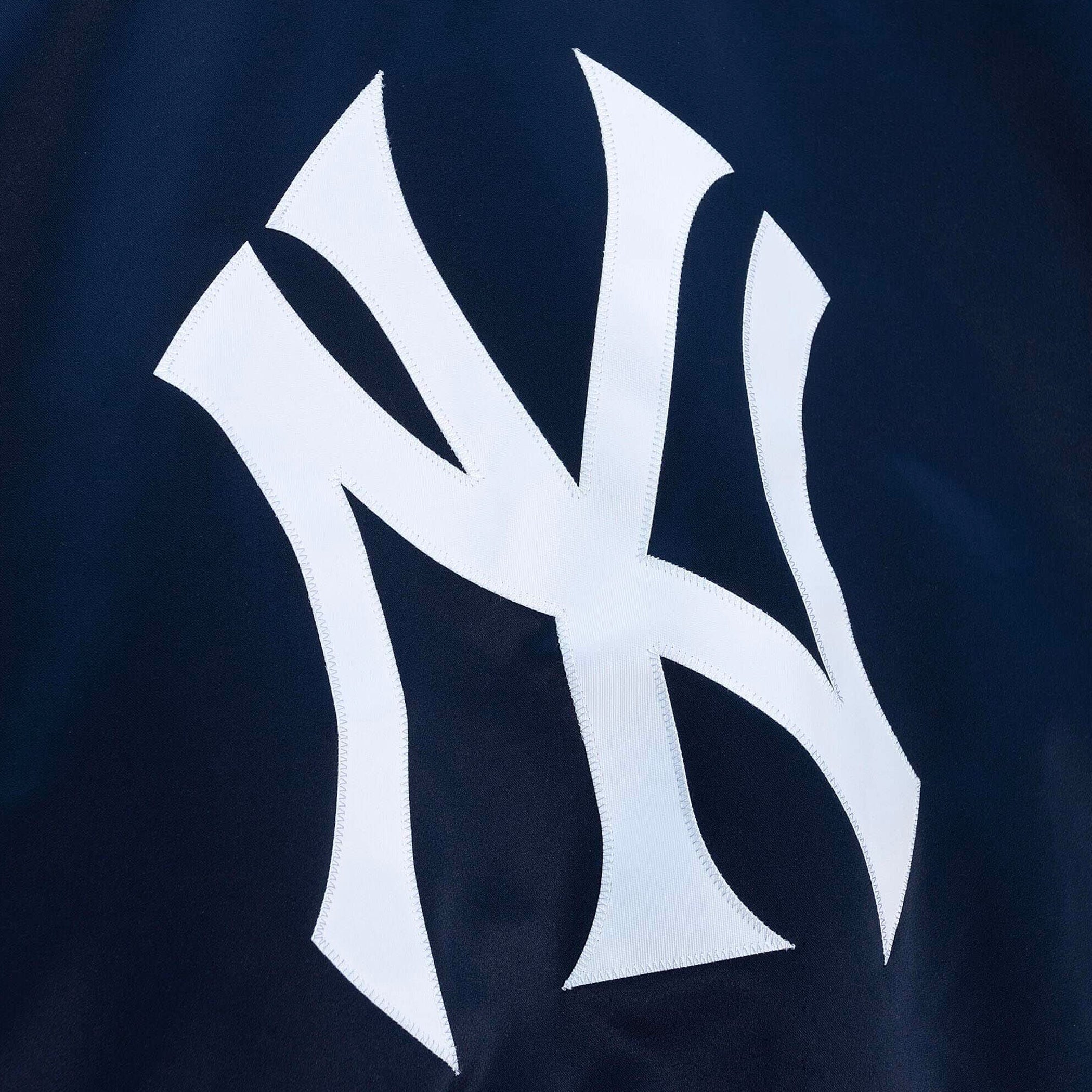Mitchell & Ness Men New York Yankees Sideline Pullover Satin Jacket