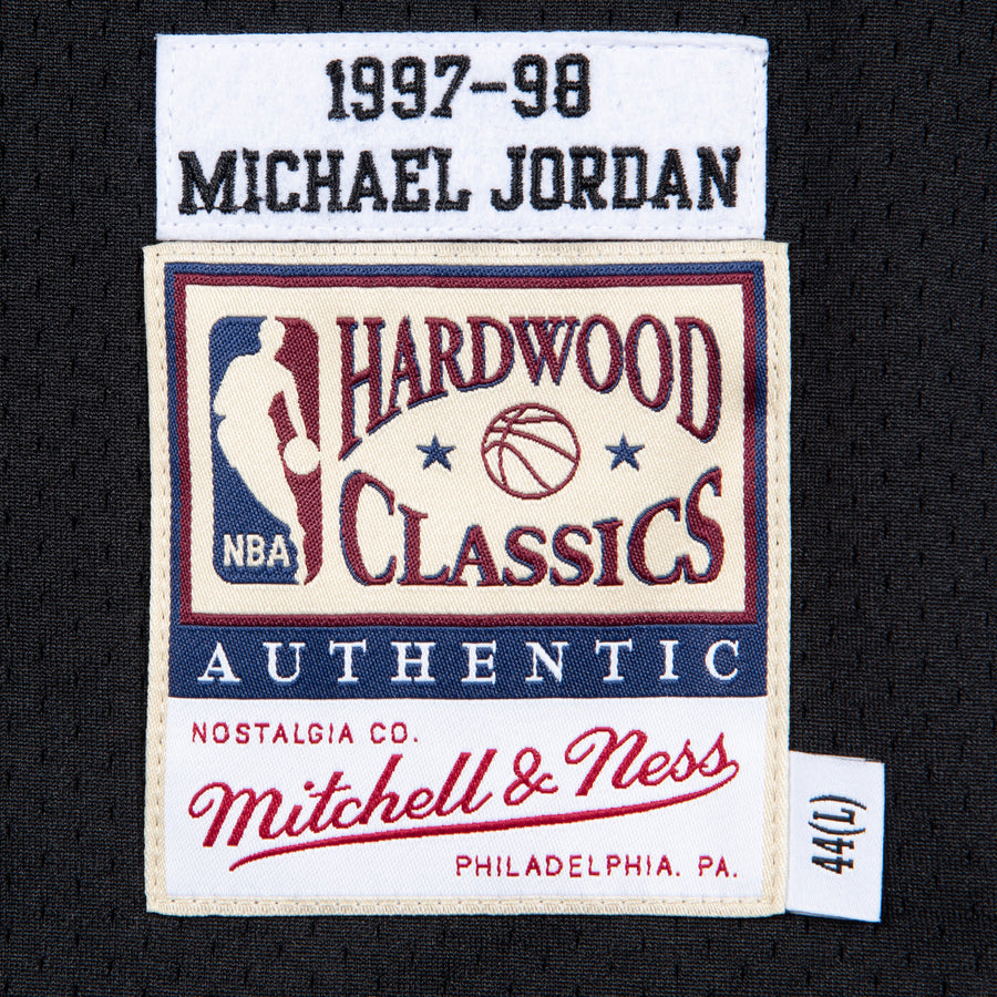 Mitchell & Ness Authentic Jersey Michael Jordan Bulls 97 Black