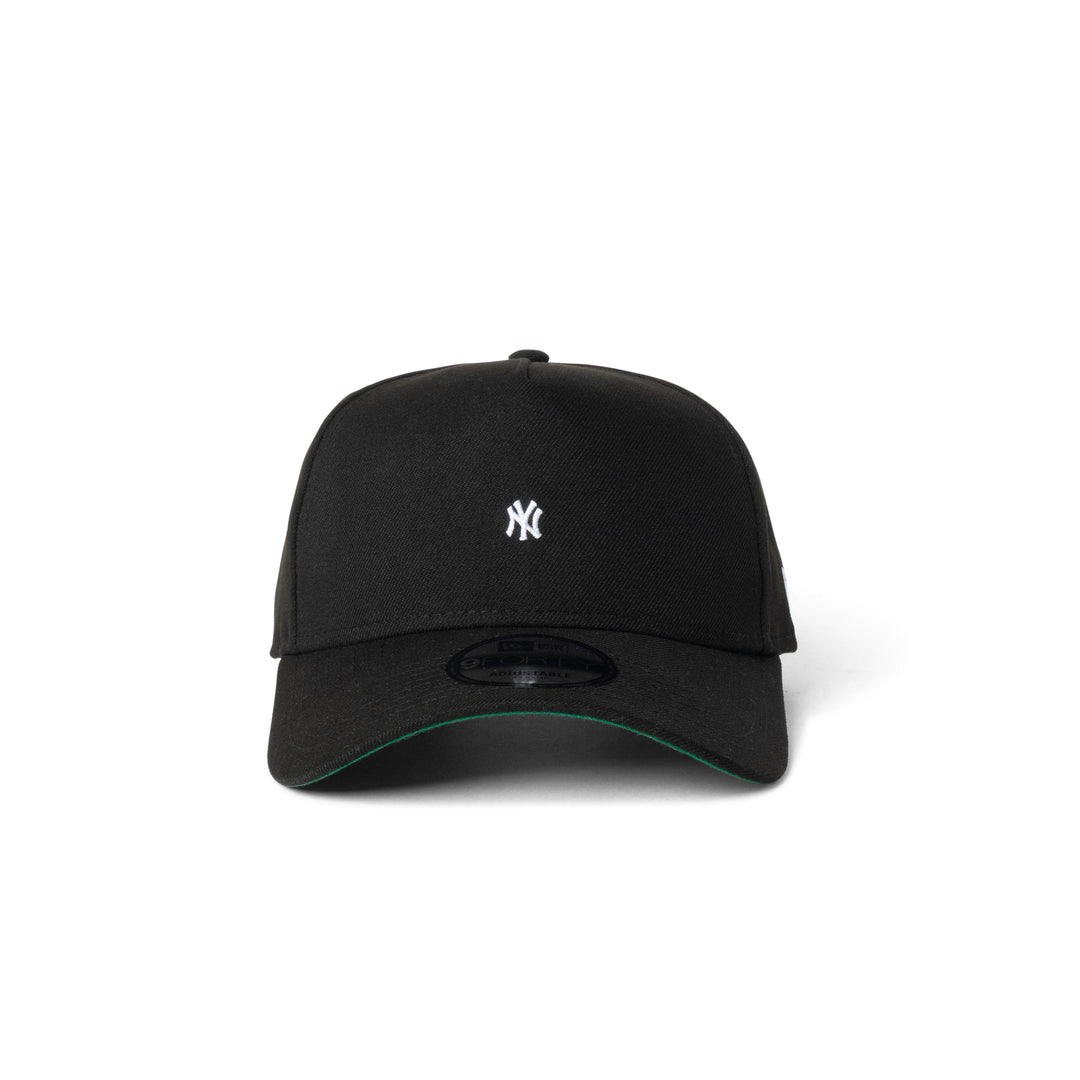 New Era Yankees Super Micro Logo 9Forty A Frame Snapback Black