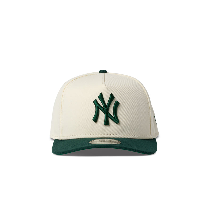 New Era New York Yankees 9Fifty A Frame Curve Snapback Two Tone Chrome/Green