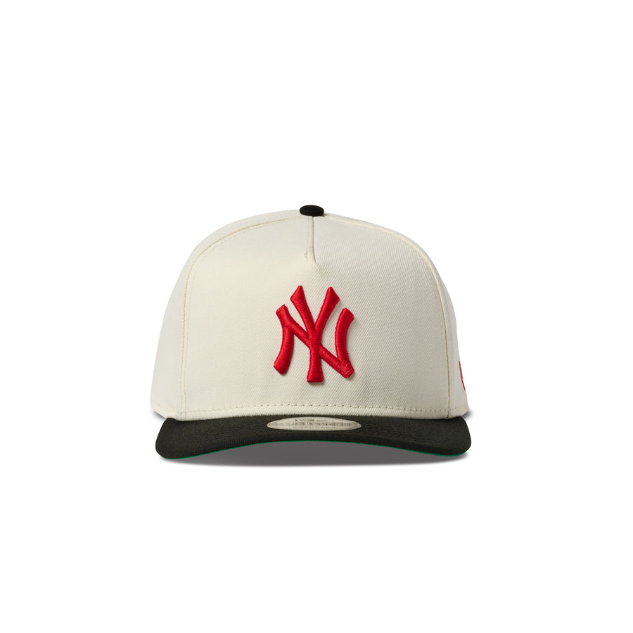 New Era New York Yankees 9Fifty A Frame Curve Snapback Two Tone Chrome/Black/Red